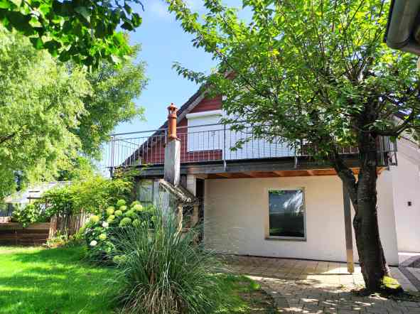 Ausgebaute Garage Neustetten Remmingsheim Ausgebaute Garage mit Balkon - Seitenansicht -