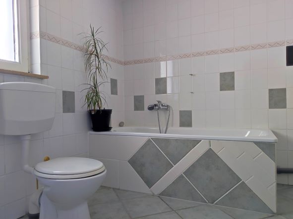 Wannebad mit Tageslicht ausgebaute Garage Wannenbad mit Tageslicht