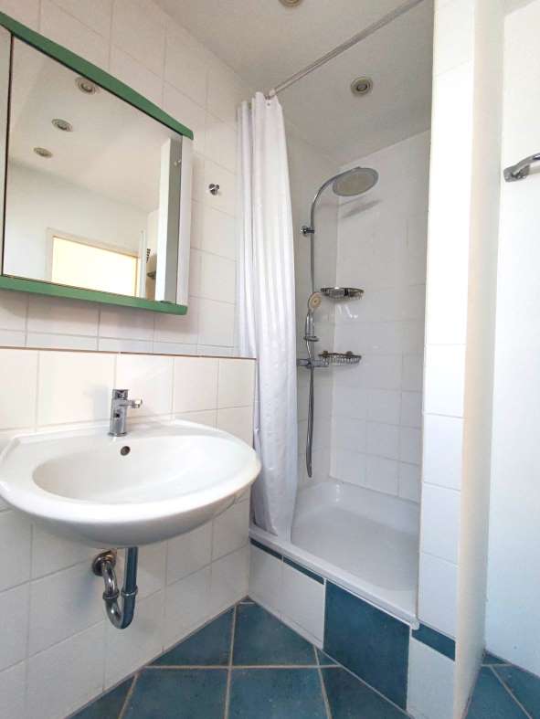Bad mit WC und Dusche Dachgeschoss Einfamilienhaus Bad mit WC und Dusche