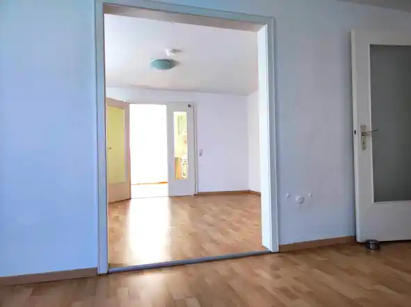 Gepflegtes Wohnzimmer in der Einliegerwohnung – Immobilie kaufen Rottenburg