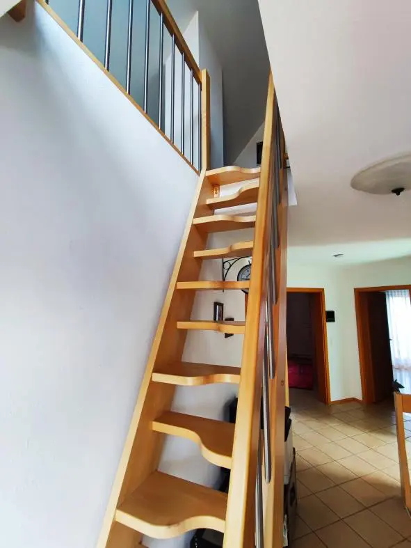 Treppe zum Dachgeschoss