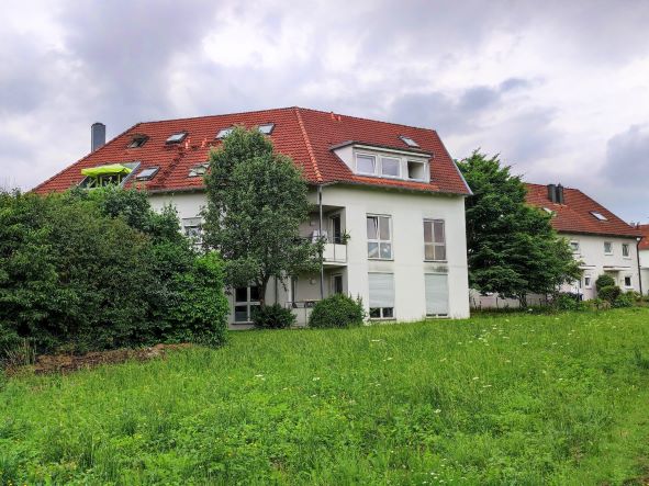 Wohnung kaufen Gäufelden: 3-Zimmer-Wohnung mit Terrasse, Tiefgarage und Aussenstellplatz, ca. 70 m² WF, Kaufpreis 260.000.-€, bezugsfrei.