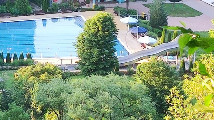 Wasserrutsche im Freibad Rottenburg
