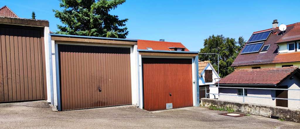 Haus kaufen Reihenhaus Erzbergerstraße 37 72108 Rottenburg Garage
